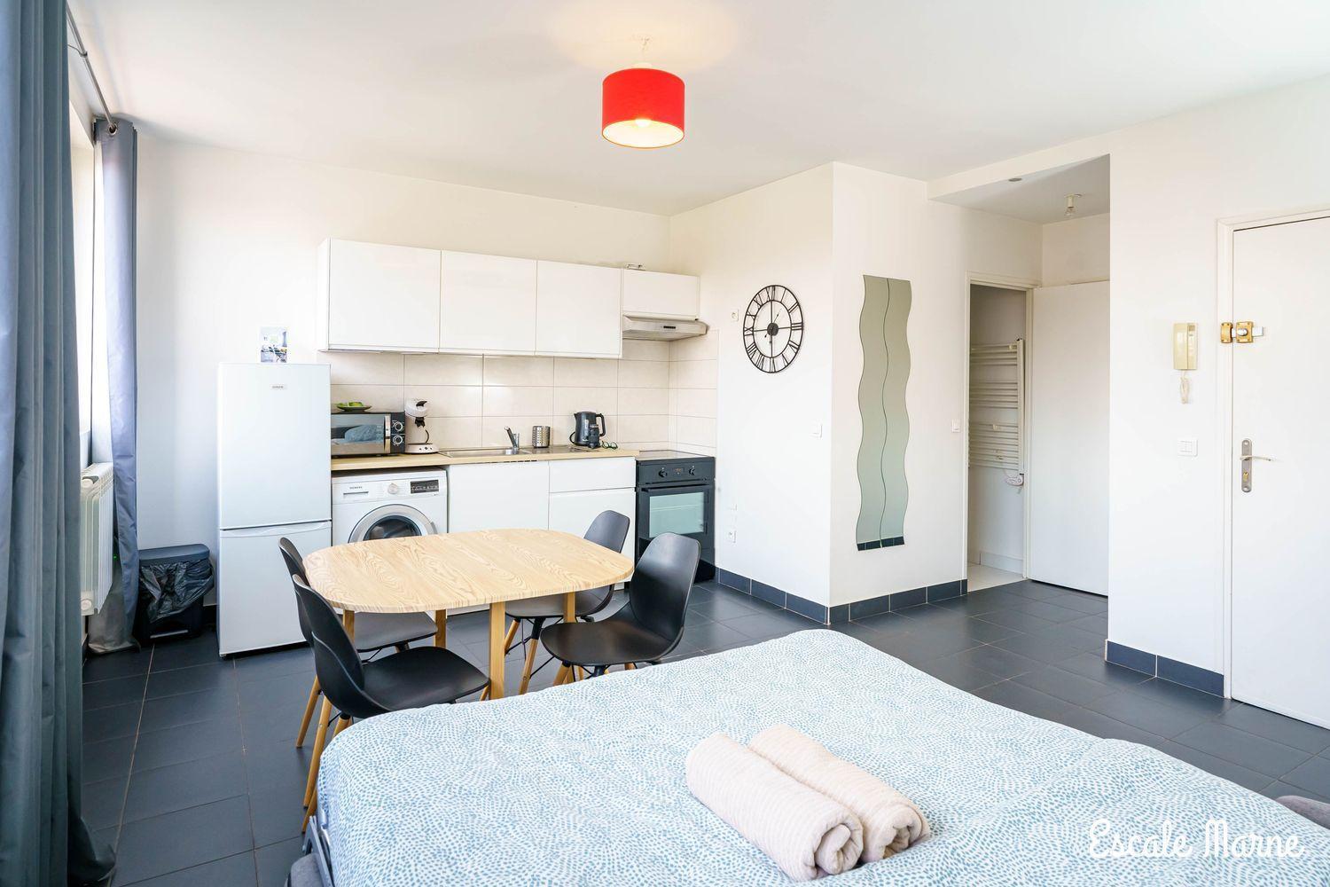 Escale-Marne Fr - 102 - Free Parking - Free Luggage Storage - All Equipped - Linen Included - Washing Machine - 10Mn Walk Metro 8 - Rer A - Panoramic View - From 1 To 4 Guests Maisons-Alfort Exterior photo
